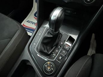 VOLKSWAGEN TIGUAN 2.0 TSI SEL SUV 5dr Petrol DSG 4Motion Euro 6 (s/s) (180 ps)