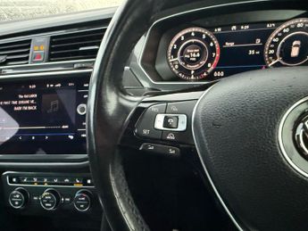 VOLKSWAGEN TIGUAN 2.0 TSI SEL SUV 5dr Petrol DSG 4Motion Euro 6 (s/s) (180 ps)