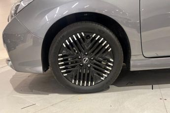 NISSAN LEAF 39kWh N-Connecta Hatchback 5dr Electric Auto (150 ps) Tech Pack,