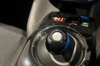 NISSAN LEAF 39kWh N-Connecta Hatchback 5dr Electric Auto (150 ps) Tech Pack,
