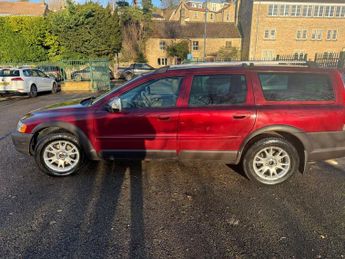 VOLVO XC70 2.4 D5 SE Lux Estate 5dr Diesel Geartronic AWD (224 g/km, 182 bh