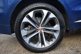 JAGUAR F-PACE 2.0 D200 MHEV R-Dynamic HSE SUV 5dr Diesel Auto AWD 204ps R-DYNA
