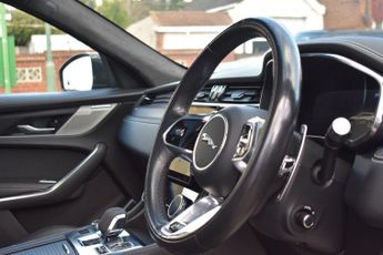 JAGUAR F-PACE 2.0 D200 MHEV R-Dynamic HSE SUV 5dr Diesel Auto AWD 204ps R-DYNA