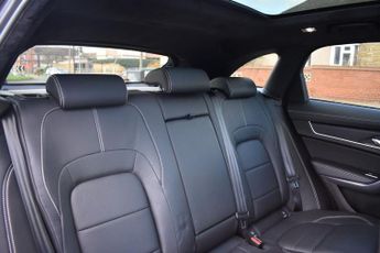 JAGUAR F-PACE  2.0 D200 MHEV R-Dynamic HSE SUV 5dr Diesel Auto AWD 204ps R-DYN