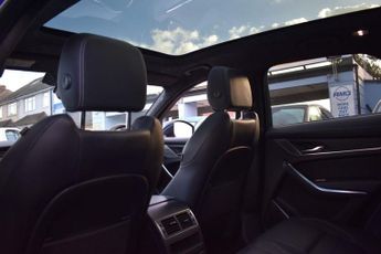 JAGUAR F-PACE  2.0 D200 MHEV R-Dynamic HSE SUV 5dr Diesel Auto AWD 204ps R-DYN