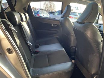 TOYOTA YARIS 1.5 VVT-h Trend Hatchback 5dr Petrol Hybrid CVT Euro 5 (101 ps)