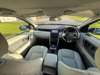 LAND ROVER DISCOVERY SPORT 2.0 TD4 SE Tech Auto 4WD Euro 6 (s/s) 5dr