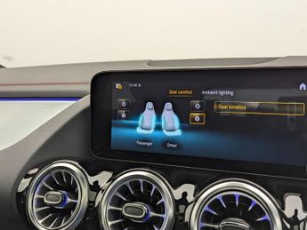 MERCEDES-BENZ EQA EQA 250 66.5kWh AMG Line (Premium Plus) SUV 5dr Electric Auto (1