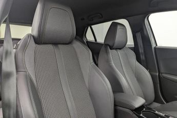 PEUGEOT E-2008 50kWh GT SUV 5dr Electric Auto (7kW Charger) (136 ps)