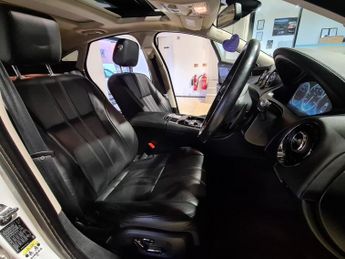 JAGUAR XJ 3.0d V6 Premium Luxury Saloon 4dr Diesel Auto Euro 5 (s/s) (275 