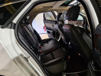 JAGUAR XJ 3.0d V6 Premium Luxury Saloon 4dr Diesel Auto Euro 5 (s/s) (275 