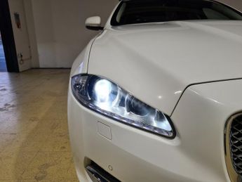 JAGUAR XJ 3.0d V6 Premium Luxury Saloon 4dr Diesel Auto Euro 5 (s/s) (275 