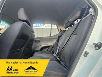 HYUNDAI I10 1.2 Active Hatchback 5dr Petrol Manual Euro 5 (85 bhp)