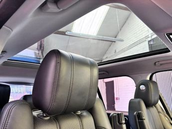 LAND ROVER RANGE ROVER 3.0 TD V6 Vogue SUV 5dr Diesel Auto 4WD Euro 5 (s/s) (258 ps)