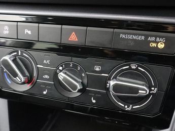 VOLKSWAGEN T-CROSS 1.0 TSI Active SUV 5dr Petrol DSG Euro 6 (s/s) (110 ps)