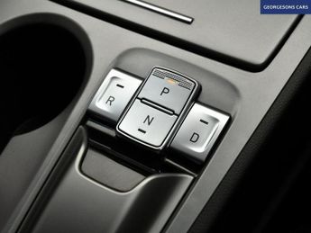 HYUNDAI KONA 39kWh Premium SUV 5dr Electric Auto (10.5kW Charger) (136 ps)