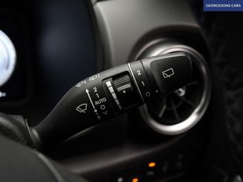 HYUNDAI KONA 39kWh Premium SUV 5dr Electric Auto (10.5kW Charger) (136 ps)
