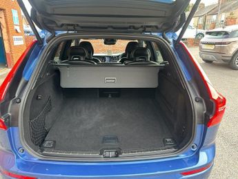 VOLVO XC60 2.0 D4 R-Design Pro SUV 5dr Diesel Auto AWD Euro 6 (s/s) (190 ps