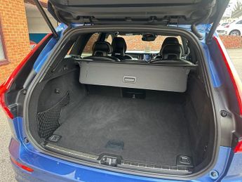 VOLVO XC60 2.0 D4 R-Design Pro SUV 5dr Diesel Auto AWD Euro 6 (s/s) (190 ps