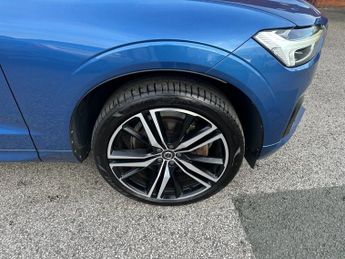 VOLVO XC60 2.0 D4 R-Design Pro SUV 5dr Diesel Auto AWD Euro 6 (s/s) (190 ps