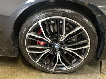 BMW 5 SERIES 2.0 520d MHT M Sport Saloon 4dr Diesel Hybrid Steptronic Euro 6 