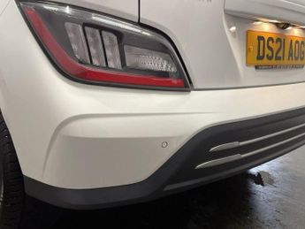 HYUNDAI KONA 64kWh Premium SUV 5dr Electric Auto (10.5kW Charger) (204 ps)