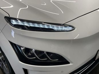 HYUNDAI KONA 64kWh Premium SUV 5dr Electric Auto (10.5kW Charger) (204 ps)