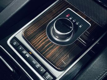 JAGUAR F-PACE 2.0 D180 Portfolio SUV 5dr Diesel Auto AWD Euro 6 (s/s) (180 ps)