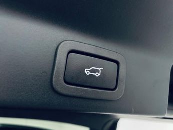 JAGUAR F-PACE 2.0 D180 Portfolio SUV 5dr Diesel Auto AWD Euro 6 (s/s) (180 ps)