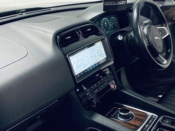 JAGUAR F-PACE 2.0 D180 Portfolio SUV 5dr Diesel Auto AWD Euro 6 (s/s) (180 ps)
