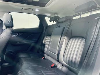 JAGUAR F-PACE 2.0 D180 Portfolio SUV 5dr Diesel Auto AWD Euro 6 (s/s) (180 ps)