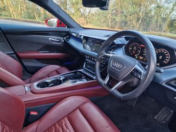 AUDI E-TRON GT 93.4kWh Saloon 4dr Electric Auto quattro (476 ps)