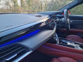 AUDI E-TRON GT 93.4kWh Saloon 4dr Electric Auto quattro (476 ps)