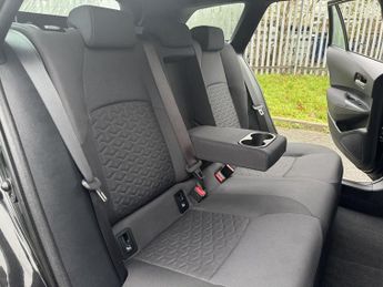 TOYOTA COROLLA 1.8 VVT-h GPF Icon Tech Touring Sports 5dr Petrol Hybrid CVT Eur