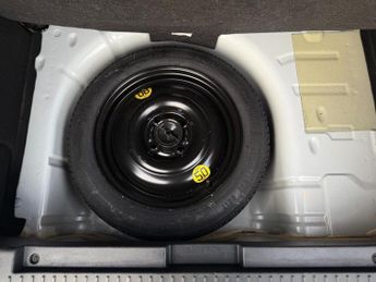 FORD B-MAX 1.6 Zetec Navigator MPV 5dr Petrol Powershift Euro 6 (105 ps)