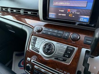 NISSAN ELGRAND 2.5 PETROL AUTOMATIC IMPORTED IN 2025