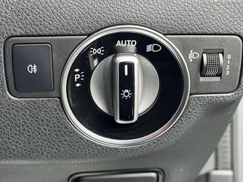 MERCEDES-BENZ A CLASS 1.6 A200 AMG Line Hatchback 5dr Petrol 7G-DCT Euro 6 (s/s) (156 