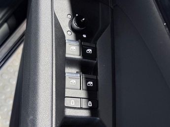 AUDI Q4 E-TRON 35 S line SUV 5dr Electric Auto 55kWh (170 ps)