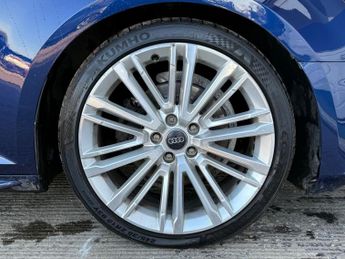 AUDI A4 AVANT 2.0 TFSI 40 S line Estate 5dr Petrol S Tronic Euro 6 (s/s) (190 