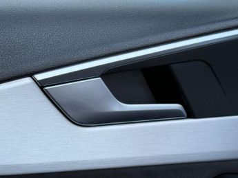 AUDI A4 AVANT 2.0 TFSI 40 S line Estate 5dr Petrol S Tronic Euro 6 (s/s) (190 