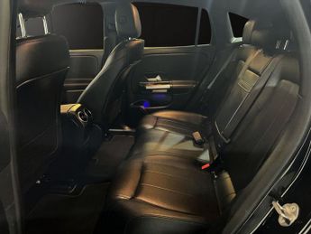 MERCEDES-BENZ EQA EQA 250 66.5kWh Sport SUV 5dr Electric Auto (190 ps)