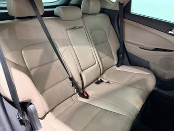 HYUNDAI TUCSON 2.0 CRDi Premium SUV 5dr Diesel Auto 4WD Euro 6 (185 ps)