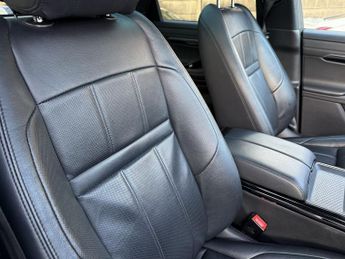 LAND ROVER RANGE ROVER EVOQUE 2.0 D180 R-Dynamic SE SUV 5dr Diesel Auto 4WD Euro 6 (s/s) (180 
