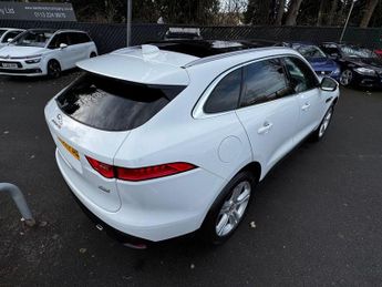 JAGUAR F-PACE 2.0 D240 Portfolio SUV 5dr Diesel Auto AWD Euro 6 (s/s) (240 ps)