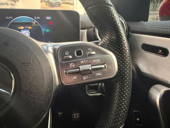 MERCEDES-BENZ CLA 1.3 CLA200 AMG Line Coupe 4dr Petrol 7G-DCT Euro 6 (s/s) (163 ps