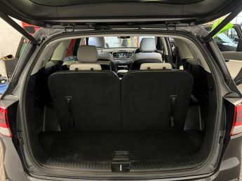 KIA SORENTO 2.2 CRDi KX-4 SUV 5dr Diesel Auto AWD Euro 6 (197 bhp)