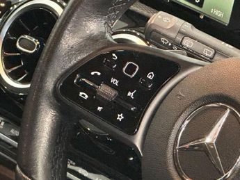 MERCEDES-BENZ A-CLASS 1.5 A180d SE Hatchback 5dr Diesel 7G-DCT Euro 6 (s/s) (116 ps)