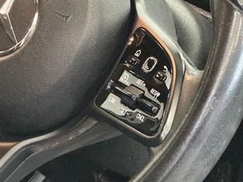 MERCEDES-BENZ A-CLASS 1.5 A180d SE Hatchback 5dr Diesel 7G-DCT Euro 6 (s/s) (116 ps)