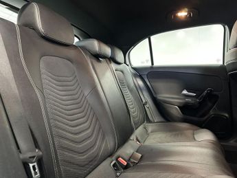 MERCEDES-BENZ A-CLASS 1.5 A180d SE Hatchback 5dr Diesel 7G-DCT Euro 6 (s/s) (116 ps)