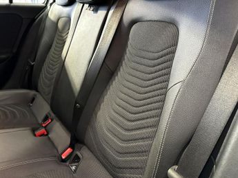 MERCEDES-BENZ A-CLASS 1.5 A180d SE Hatchback 5dr Diesel 7G-DCT Euro 6 (s/s) (116 ps)